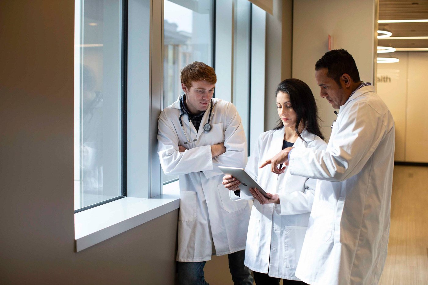 Medical team using Meretech cloud phone system on tablet